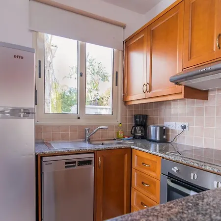 Villa In Sleeps 6 Includes Swimming Pool Air Con And Wifi 0 0